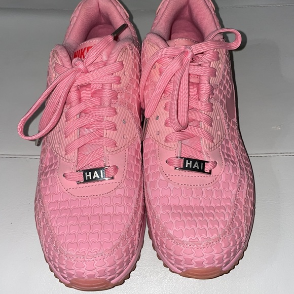 Nike AIR MAX 90 Shanghai Space Pink
TREAT YOURSELF Must Win Cake sneaker Barbie - Picture 10 of 12